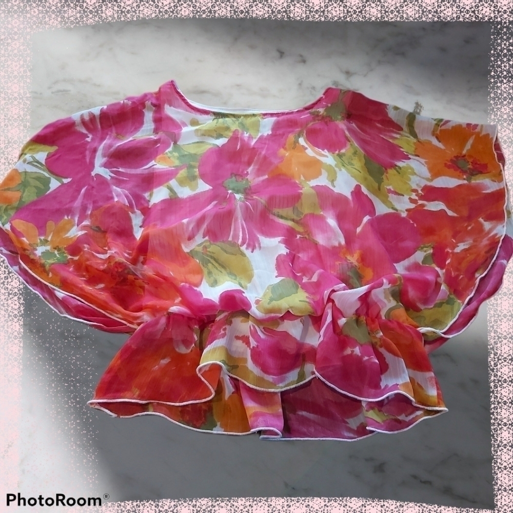🆕️Cynthia Rowley floral top /B6